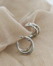 Load image into Gallery viewer, Freia Earrings